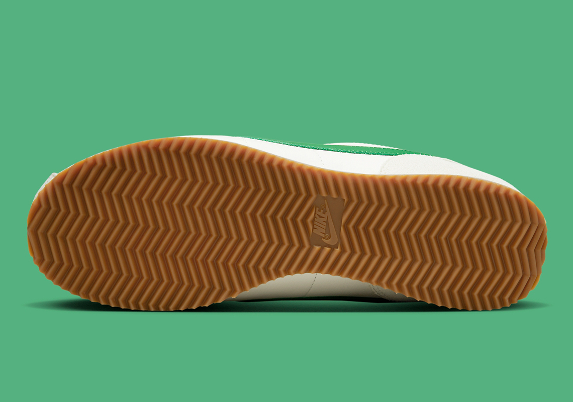 Nike Cortez được xử lý nhẹ nhàng bằng Aloe Vera - 5
