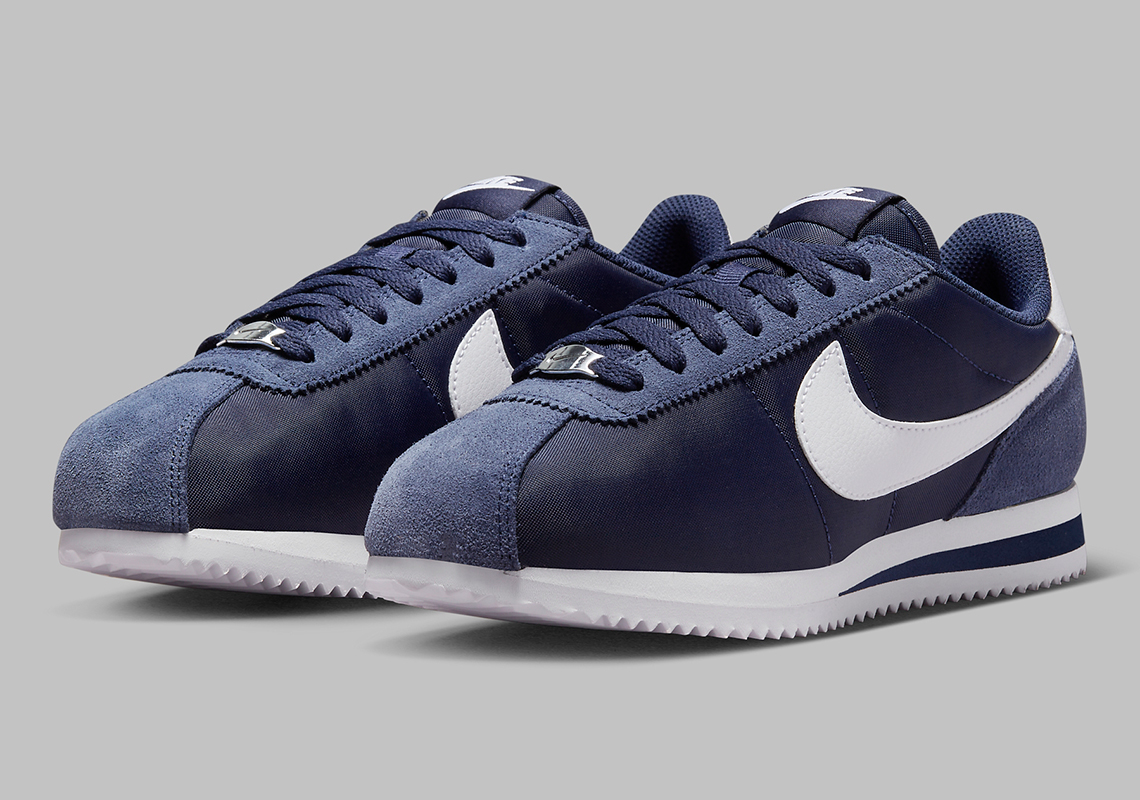 Nike Cortez 'Midnight Navy': Phiên bản mới dành riêng cho phụ nữ - Sự trở lại đầy phong cách! - 2