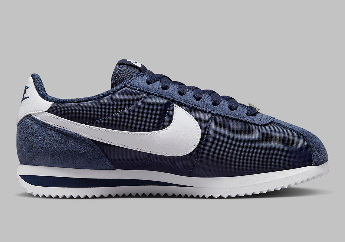 Nike Cortez 'Midnight Navy': Phiên bản mới dành riêng cho phụ nữ - Sự trở lại đầy phong cách! - 3