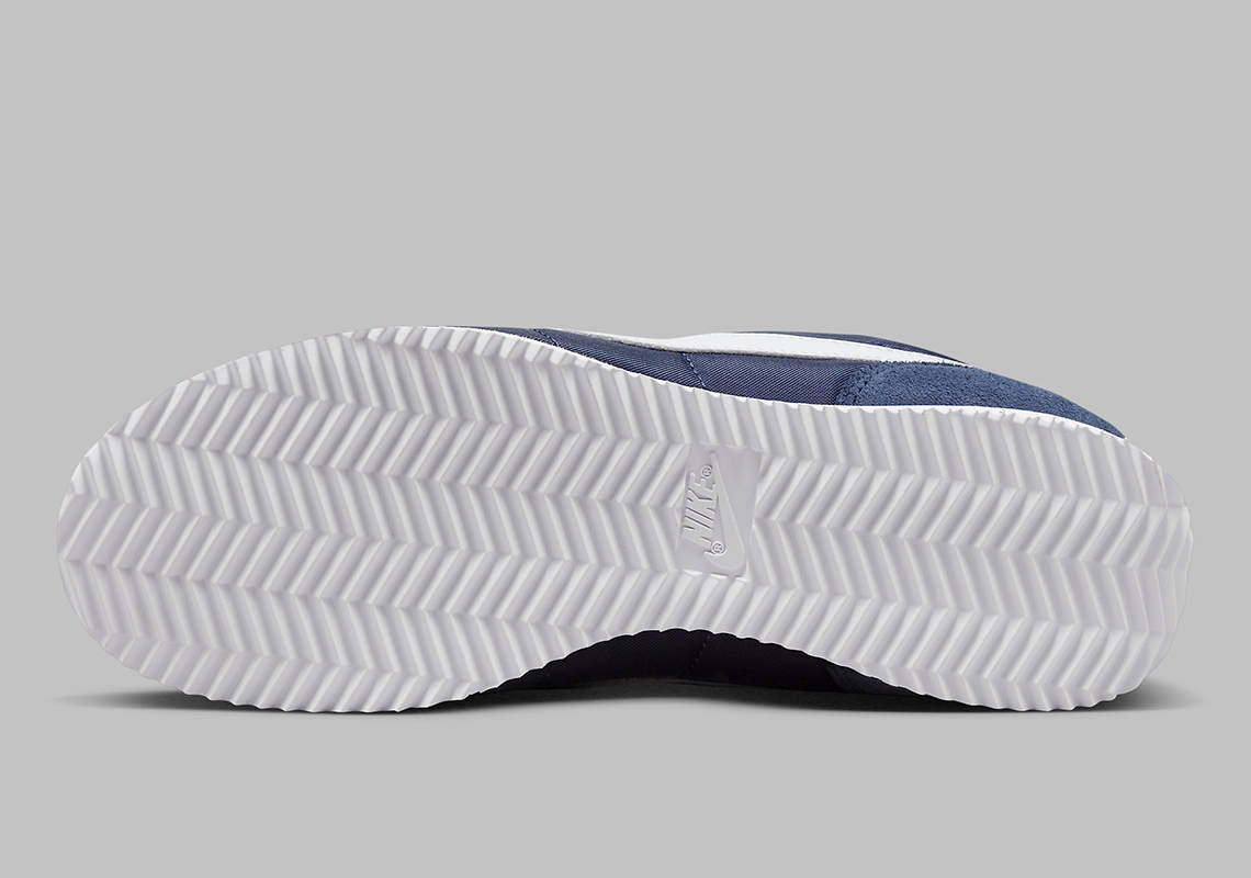 Nike Cortez 'Midnight Navy': Phiên bản mới dành riêng cho phụ nữ - Sự trở lại đầy phong cách! - 6