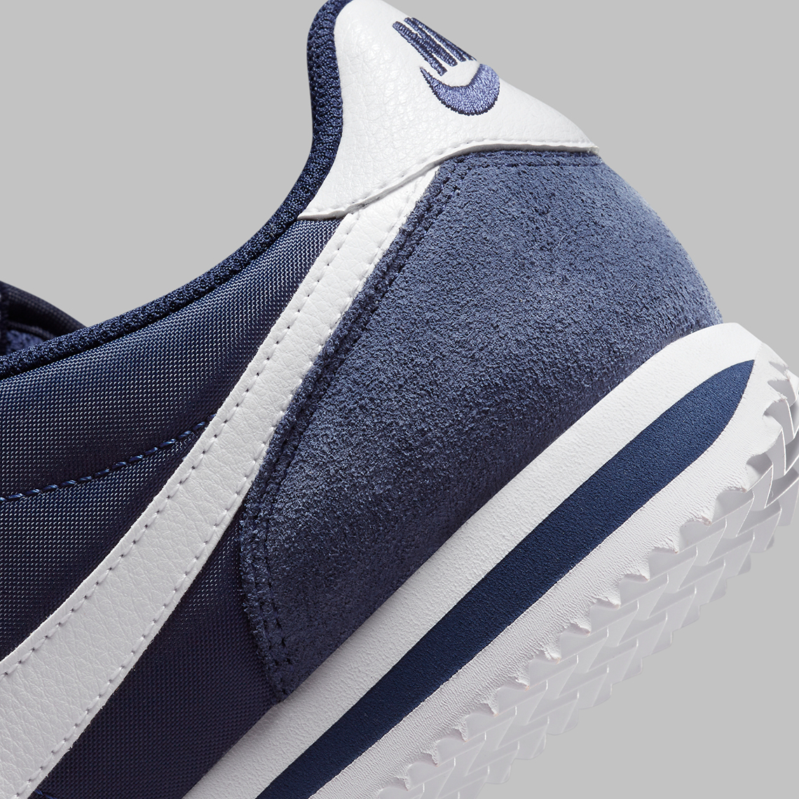 Nike Cortez 'Midnight Navy': Phiên bản mới dành riêng cho phụ nữ - Sự trở lại đầy phong cách! - 8