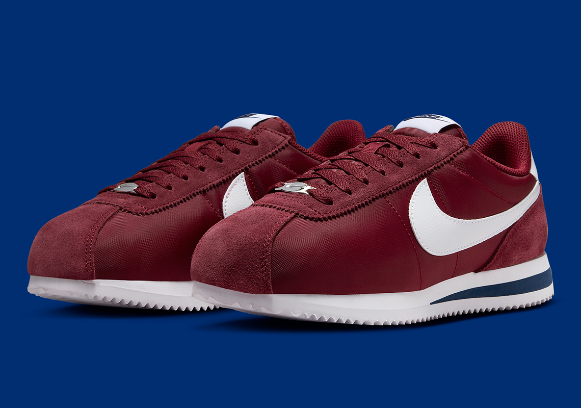 Nike Cortez: Sự Hòa Quyện Hoàn Hảo của Màu Đỏ Đội và Màu Xanh Obsidian! - 1