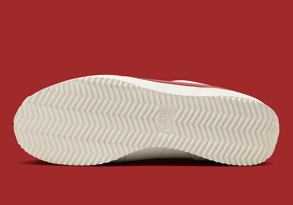 Nike Cortez 'Valentine's Day': Tình yêu Nồng Cháy Trên Bản Đồ Thời Trang - 6