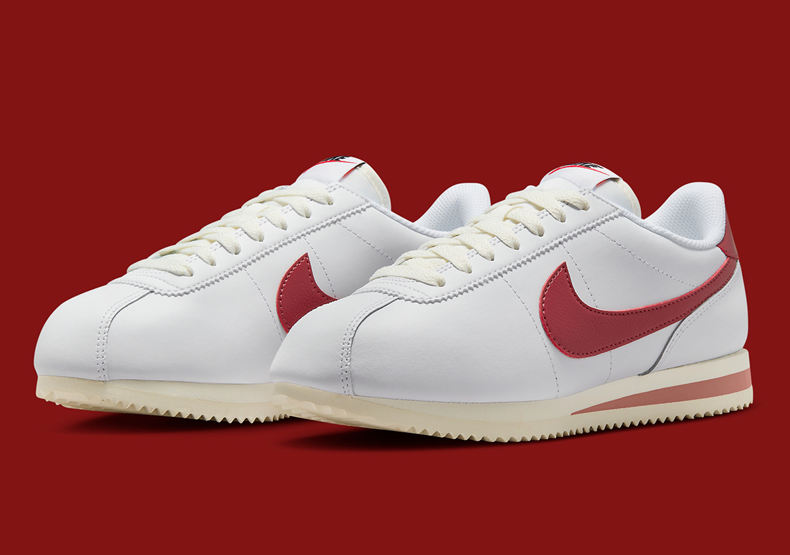 Nike Cortez White/Red Stardust: Cổ điển với gam màu tươi sáng - 1