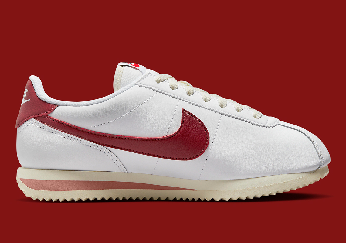 Nike Cortez White/Red Stardust: Cổ điển với gam màu tươi sáng - 3