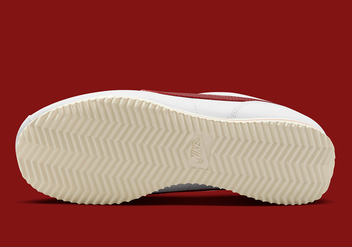 Nike Cortez White/Red Stardust: Cổ điển với gam màu tươi sáng - 6