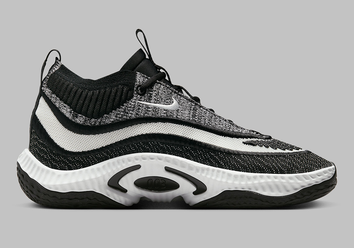 Nike Cosmic Unity 3 Anthracite/White: Sự Kết Hợp Tinh Tế Trên Sân Cỏ - 3