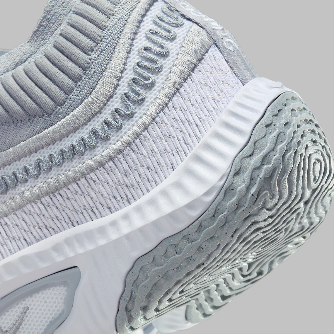 Nike Cosmic Unity 3: Hai Màu Navy và Grey Ra Mắt - Lựa Chọn Hoàn Hảo Cho Đội Bóng Của Bạn - 16