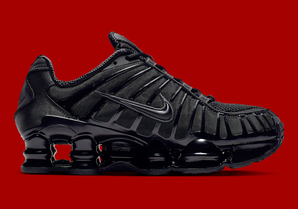 Nike đã mang đến một diện mạo Black/Red cực ngầu cho Shox TL nữ này - 3