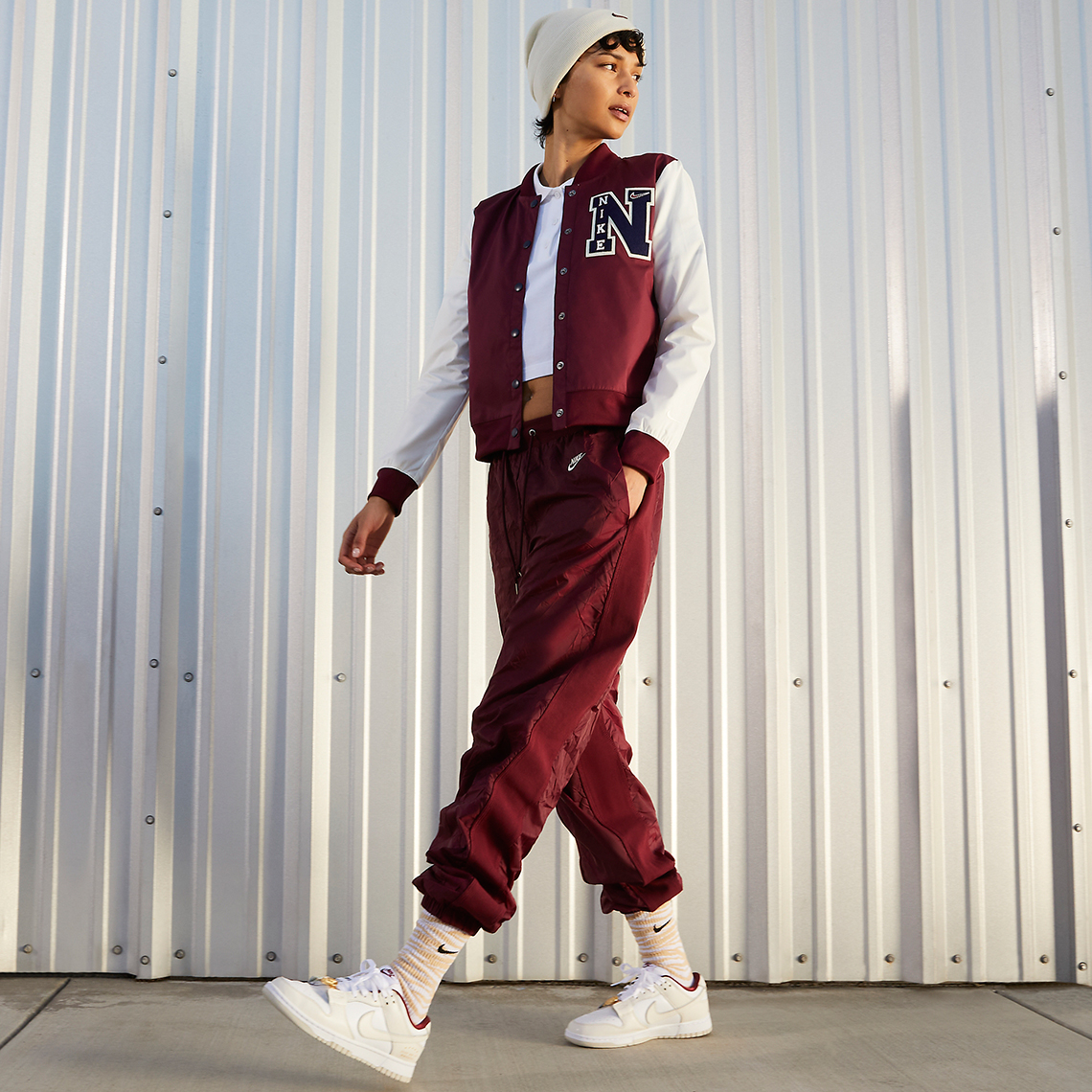 Nike đã thông báo rằng họ sẽ gia hạn thiết kế Nike Dunk Low Just Do It cho 2023 - 2