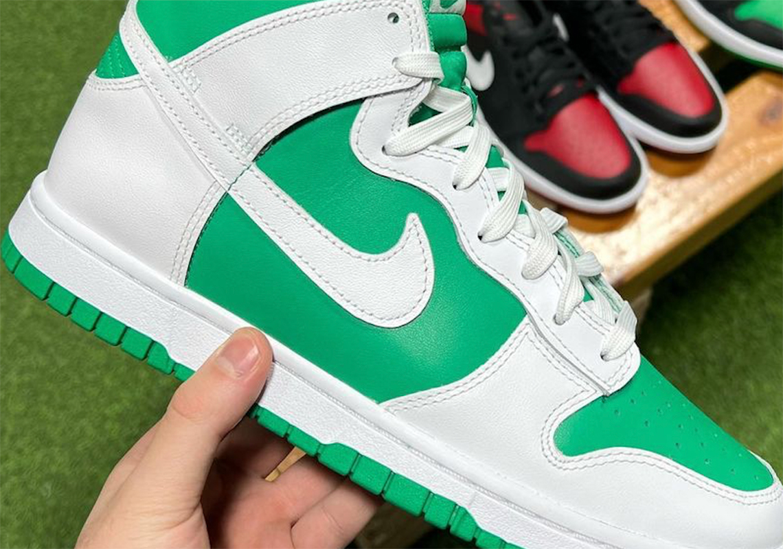 Nike Dunk High được phát hành với màu White/Green trước năm 2023 - 1