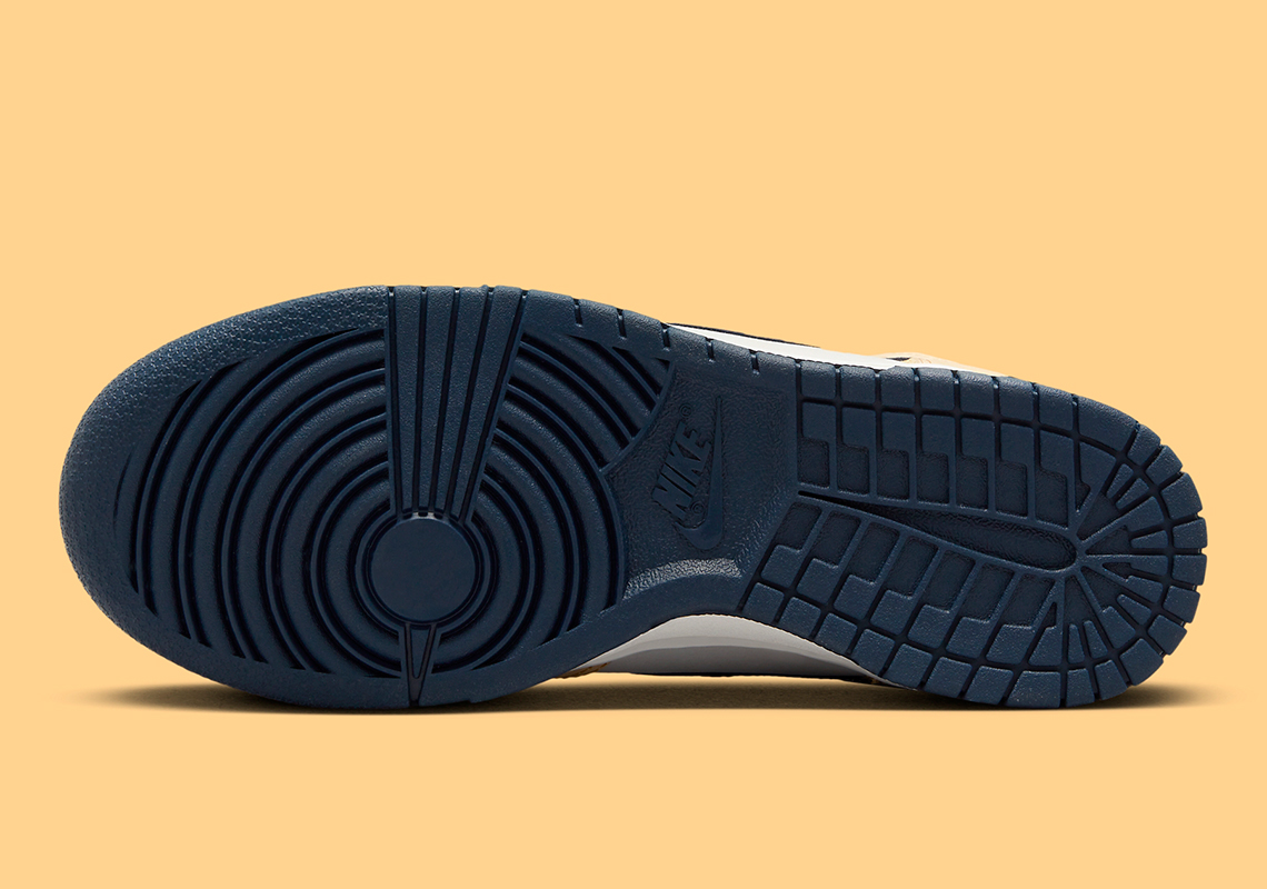 Nike Dunk High 'Gold Suede': Sự Kết Hợp Hoàn Hảo Cho Mùa Thu - 6