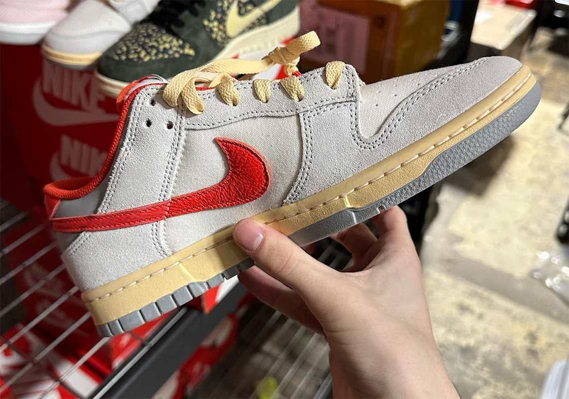 Nike Dunk Low Athletic Department đi kèm với đế giữa và dây buộc cũ - 3