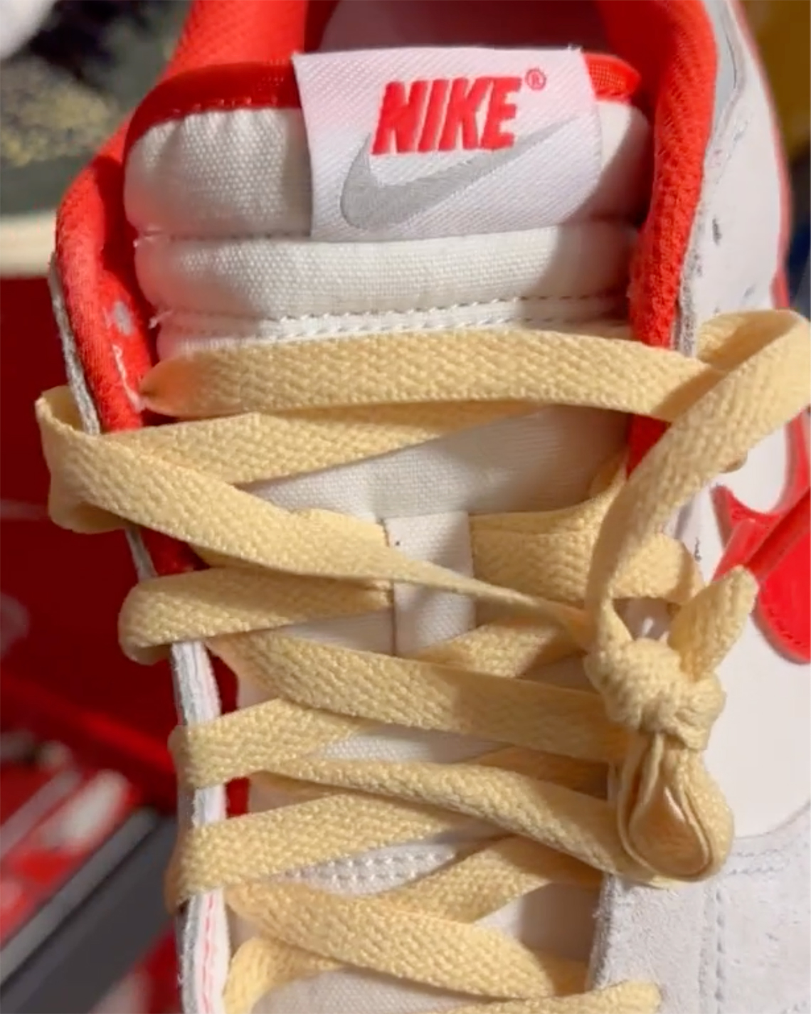 Nike Dunk Low Athletic Department đi kèm với đế giữa và dây buộc cũ - 8