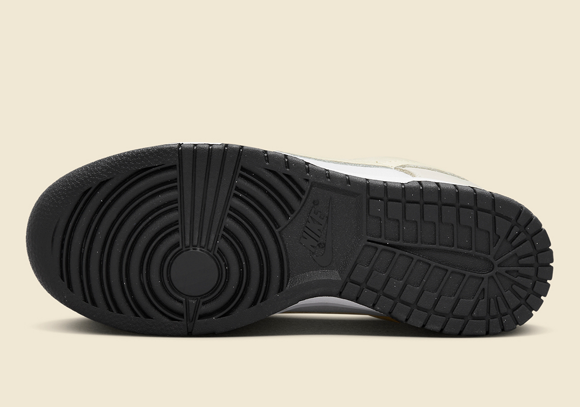 Nike Dunk Low Coconut Milk: Sự trở lại của chất liệu corduroy - 6