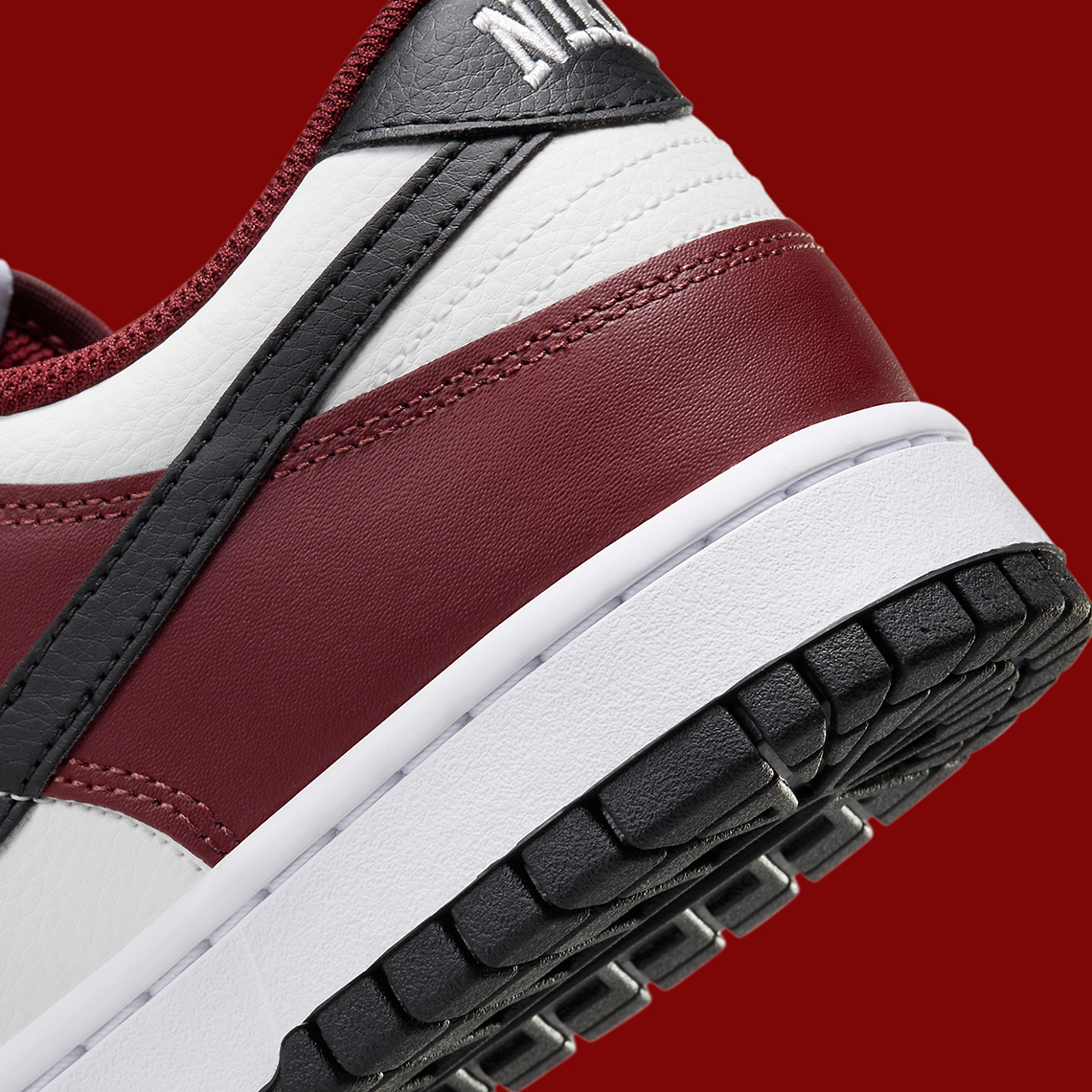 Nike Dunk Low 'Dark Team Red': Sự Kết Hợp Màu Sắc Táo Bạo - 8