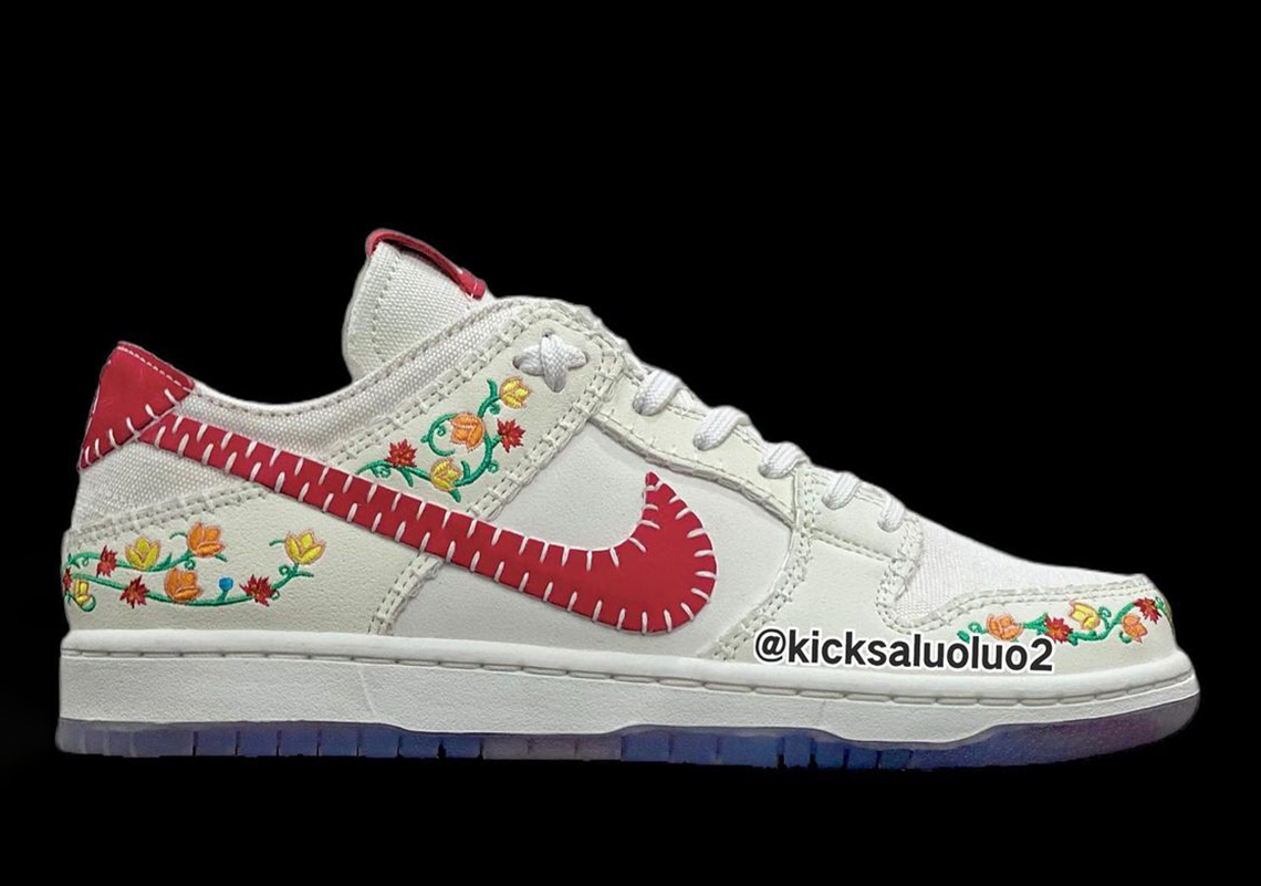 Nike Dunk Low Decon N7 phiên bản thay đổi với màu đỏ tôn lên vẻ ngoài. - 1