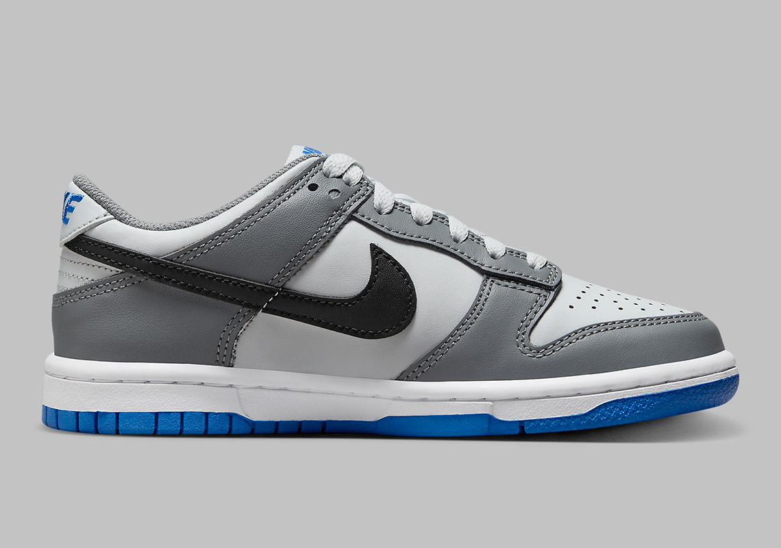 Nike Dunk Low 'Grey/Royal Blue': Sự kết hợp mới đầy thú vị - 3