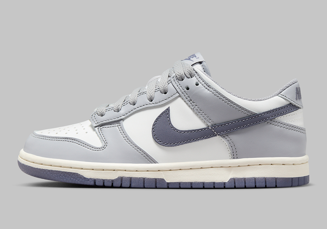 Nike Dunk Low 'Grey/Sail': Thiết Kế Mới Tỏa Sáng - 2