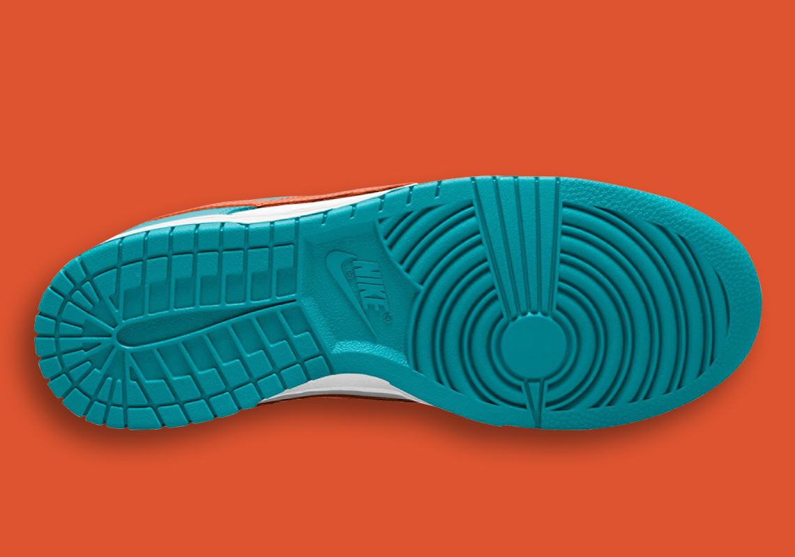 Nike Dunk Low 'Miami Dolphins': Màu Sắc Sôi Động Cho Người Hâm Mộ Thể Thao - 5
