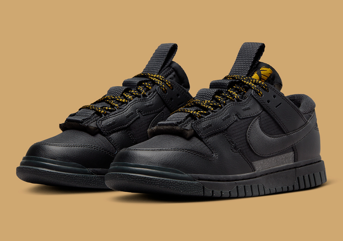 Nike Dunk Low Remastered 'Black/Metallic Gold': Sự Kết Hợp Thời Trang Đẳng Cấp - 1