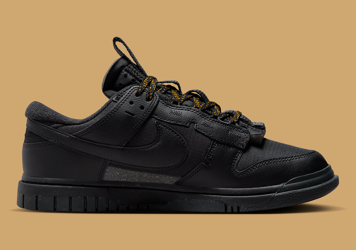 Nike Dunk Low Remastered 'Black/Metallic Gold': Sự Kết Hợp Thời Trang Đẳng Cấp - 3