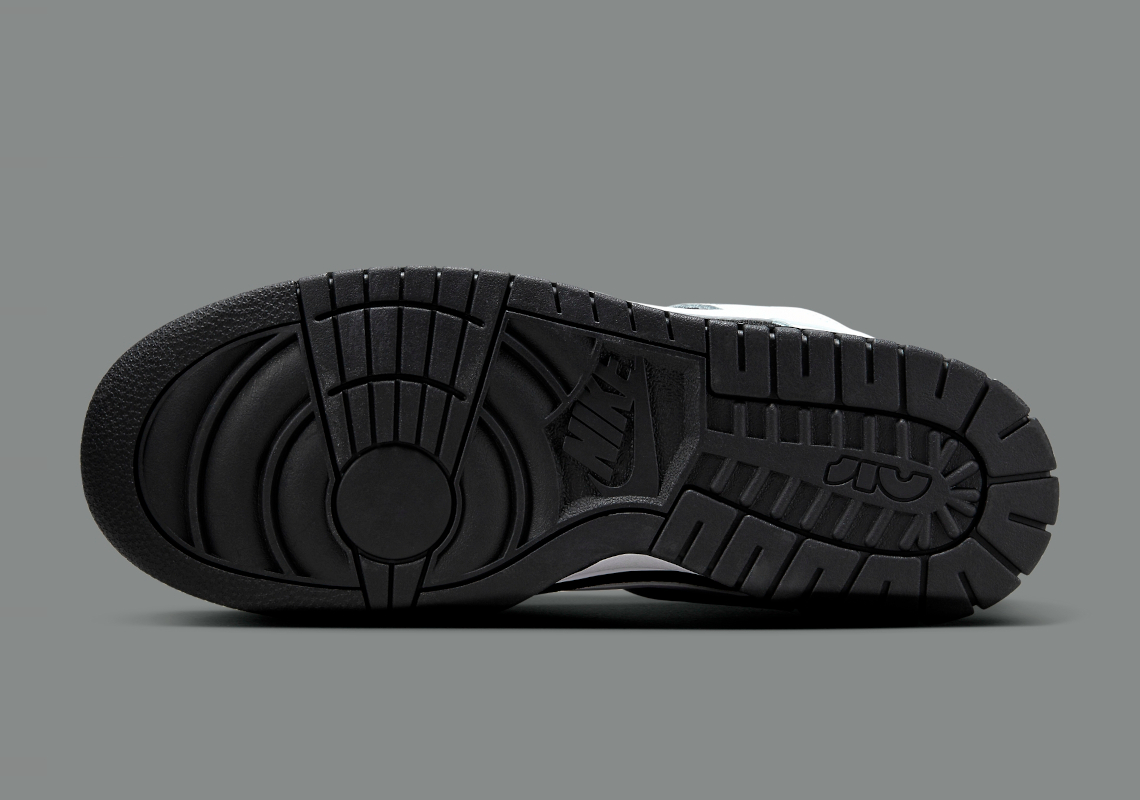 Nike Dunk Low Remastered Reverse Panda: Thiết kế đột phá mới cho phong cách thể thao - 6