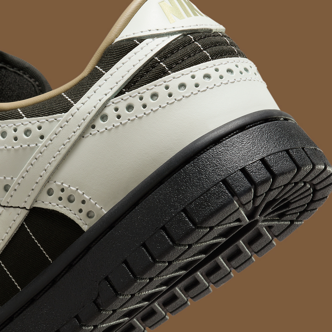 Nike Dunk Low: Sự Kết Hợp Độc Đáo của Thời Trang và Thể Thao! - 7