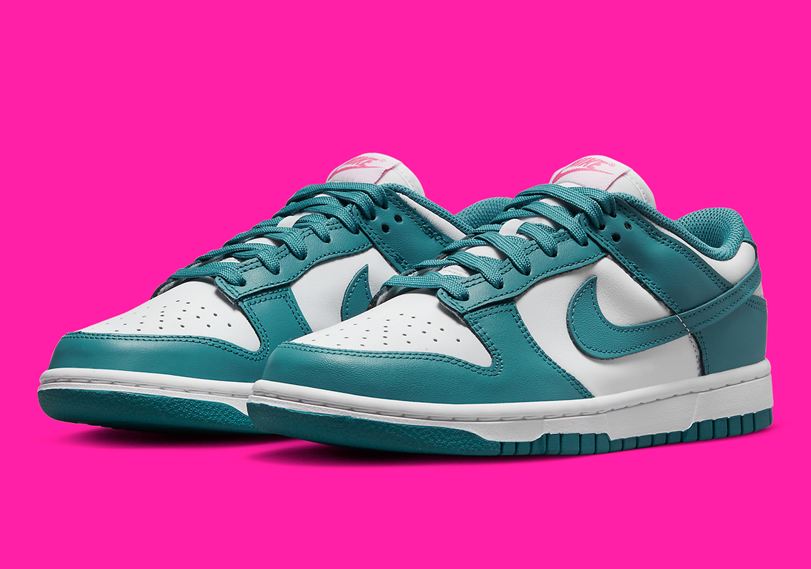 Nike Dunk Low Women's với cặp màu Teal/Pink nổi bật cho đôi giày nữ này. - 1