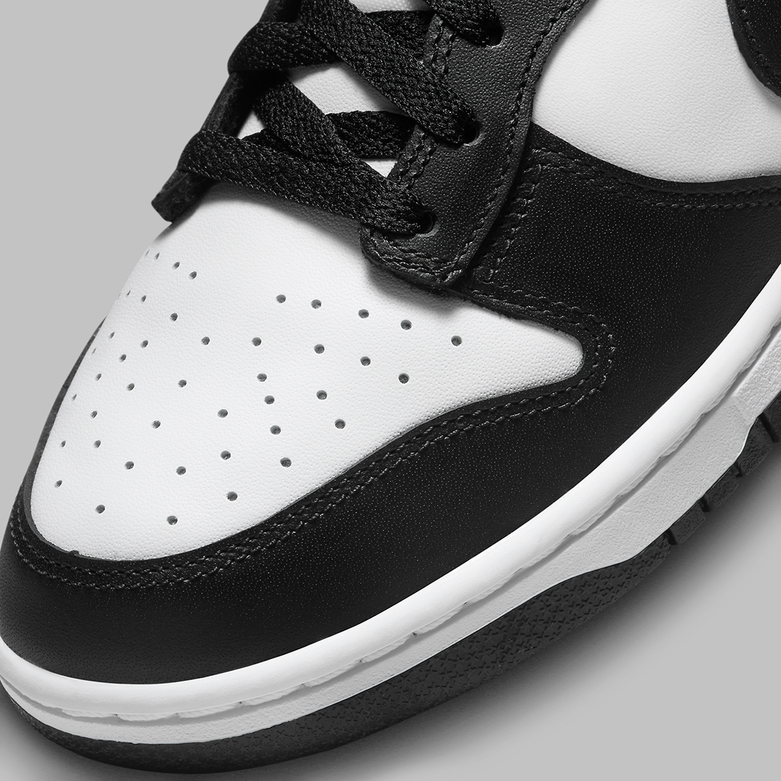 Nike Dunk Mid Panda: Phiên bản mới lạ chờ đón sự quan tâm từ giới yêu sneaker! - 7