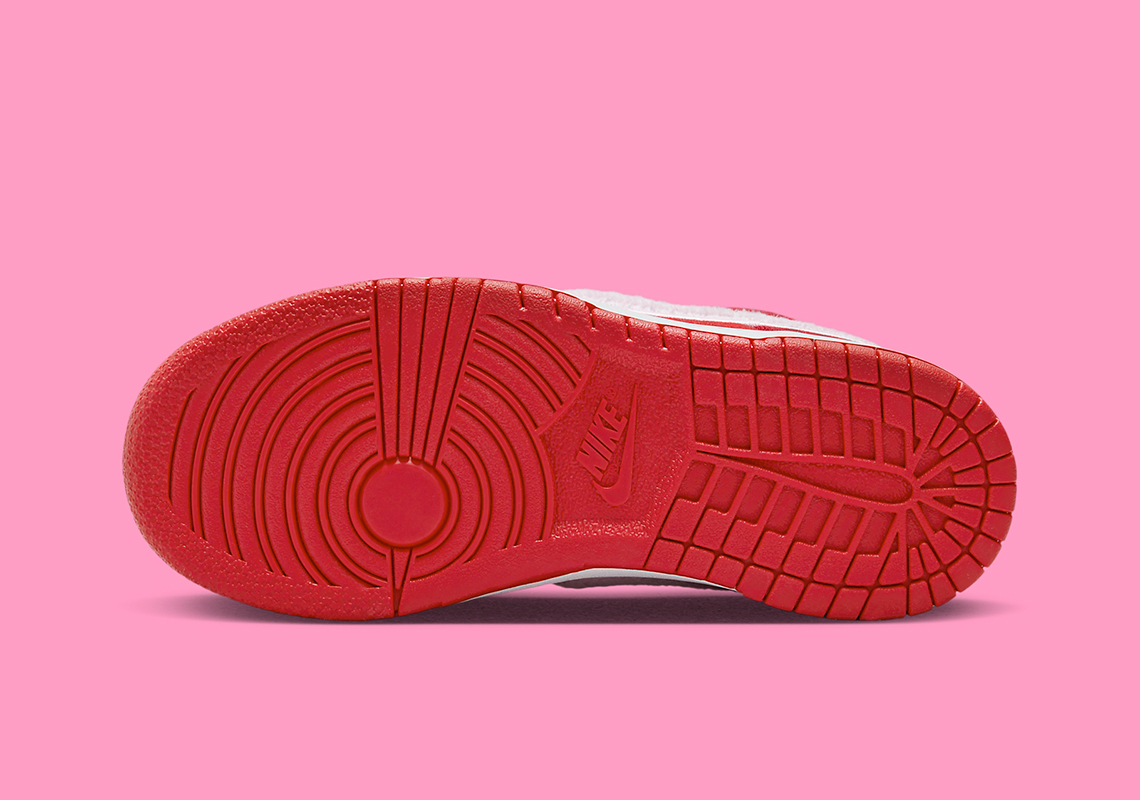 Nike Dunk Valentine's Day - 25