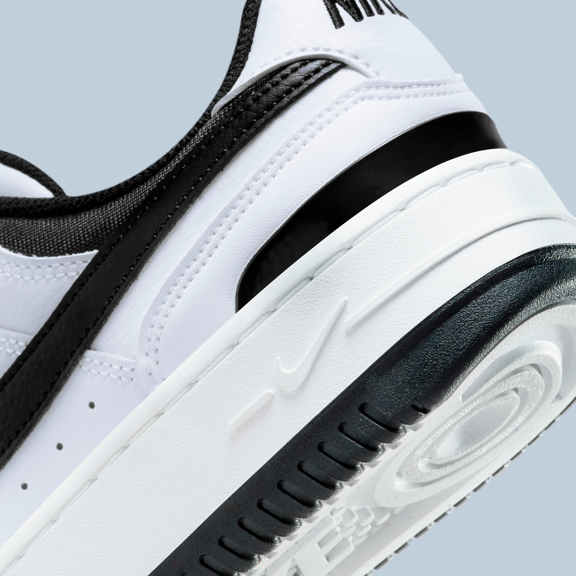 Nike Gamma Force dành cho nữ ra mắt với màu Trắng/Đen - 8