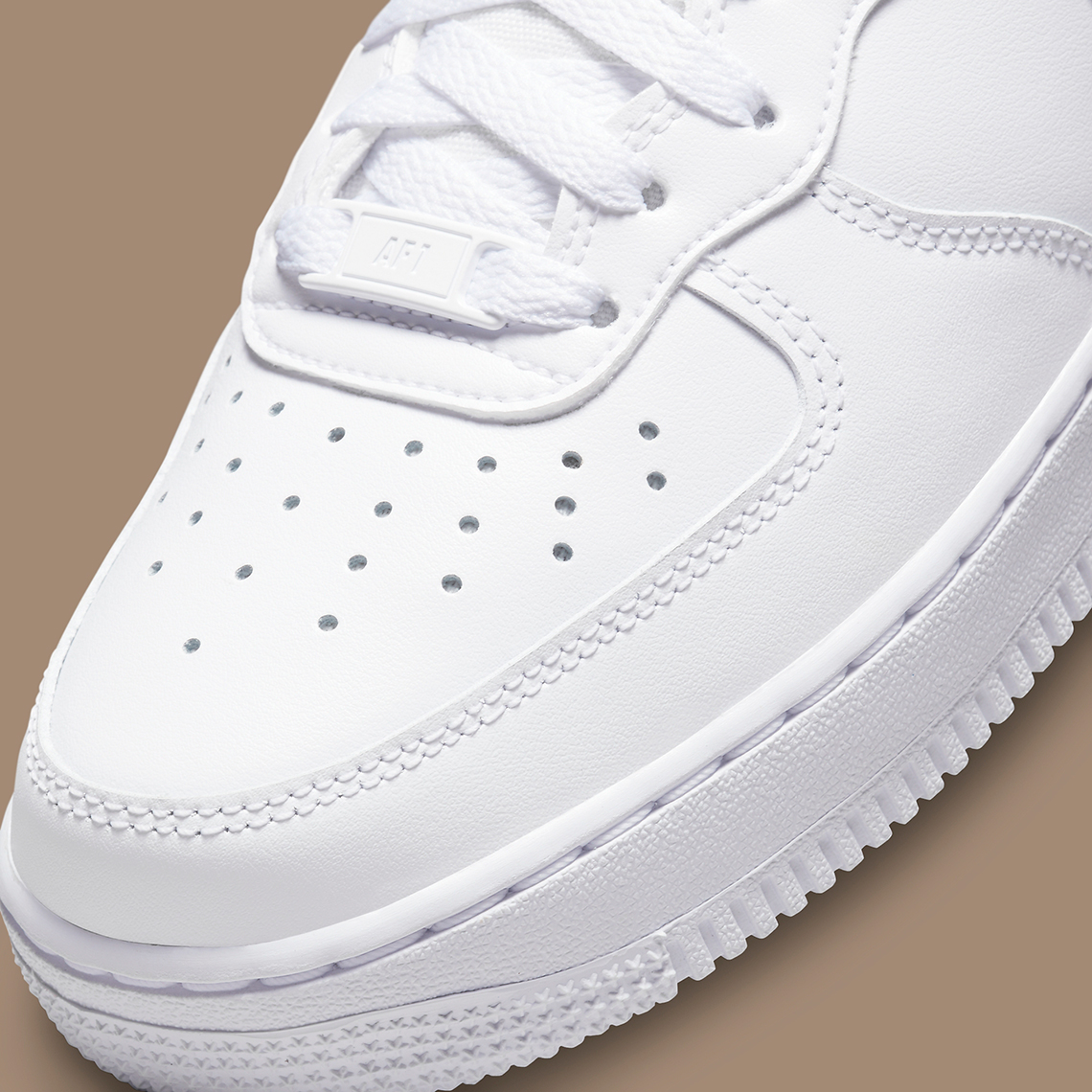 Nike gắn kết Snakeskin Swooshes cho Air Force 1 Mid sắp tới này - 10