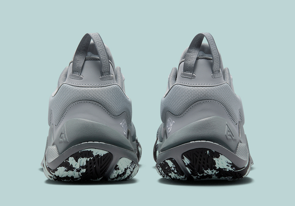 Nike Giannis Immortality 2 có màu sắc lạnh lẽo - 5