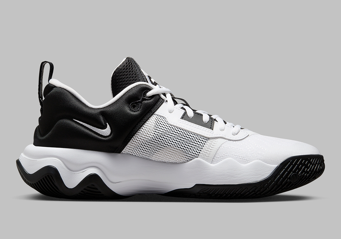 Nike Giannis Immortality 3: Phiên bản mới với gam màu 'Đen' và 'Trắng' - 11