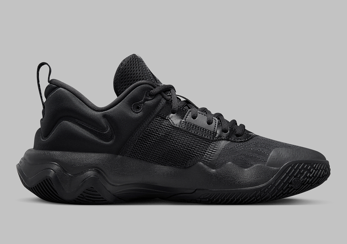 Nike Giannis Immortality 3 'Triple Black': Thêm Sự Lựa Chọn Cho Người Hâm Mộ Giannis - 2