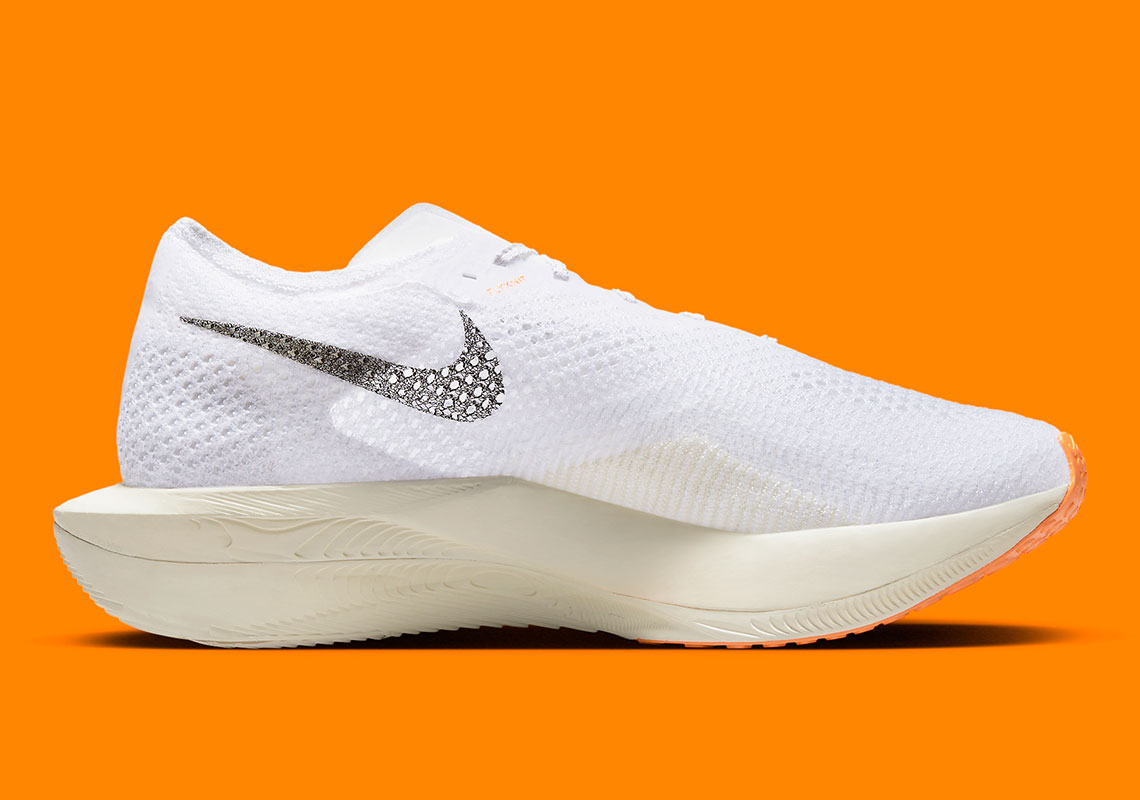 Nike giới thiệu giày chạy ZoomX Vaporfly 3 mới với sắc cam nổi bật - 3