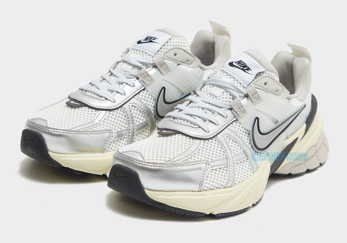 Nike giới thiệu giày thể thao mới Runtekk với phong cách thập niên 2000. - 2