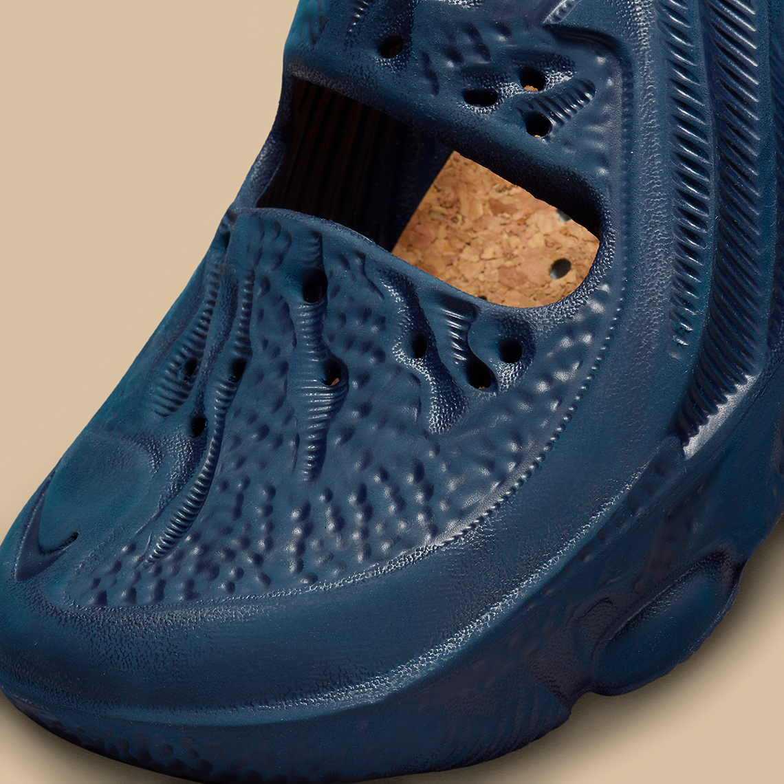 Nike ISPA Universal: Mẫu dép cổ điển mới với gam màu độc đáo - 7