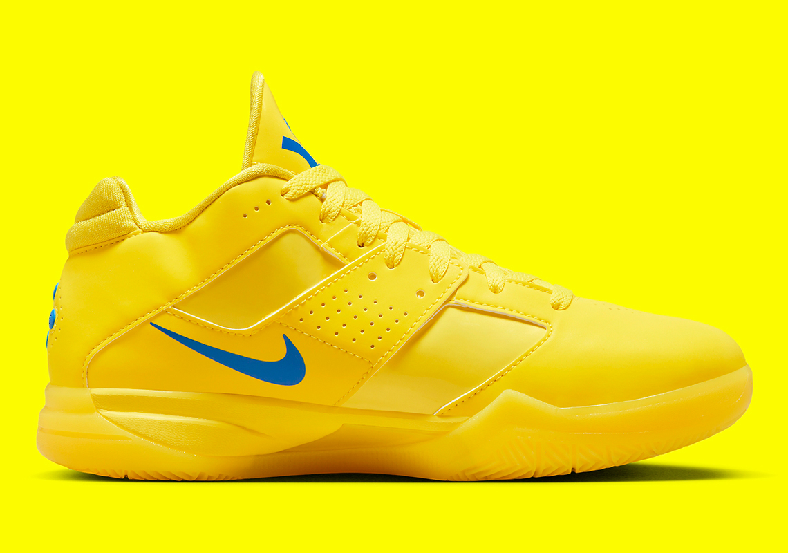 Nike KD 3 'Christmas' Trở Lại: Phiên Bản Giày Độc Đáo Cho Mùa Lễ Hội - 3