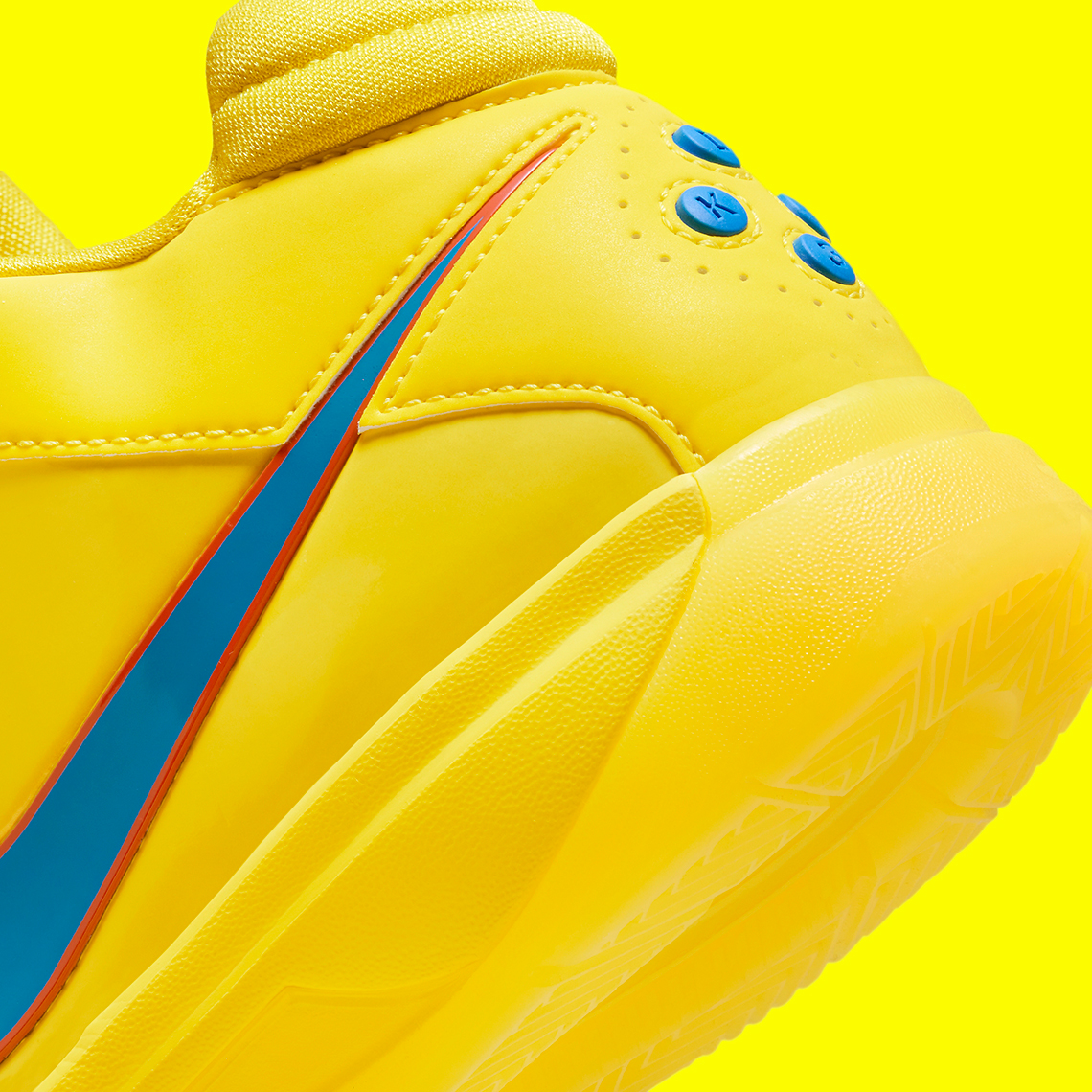 Nike KD 3 'Christmas' Trở Lại: Phiên Bản Giày Độc Đáo Cho Mùa Lễ Hội - 8