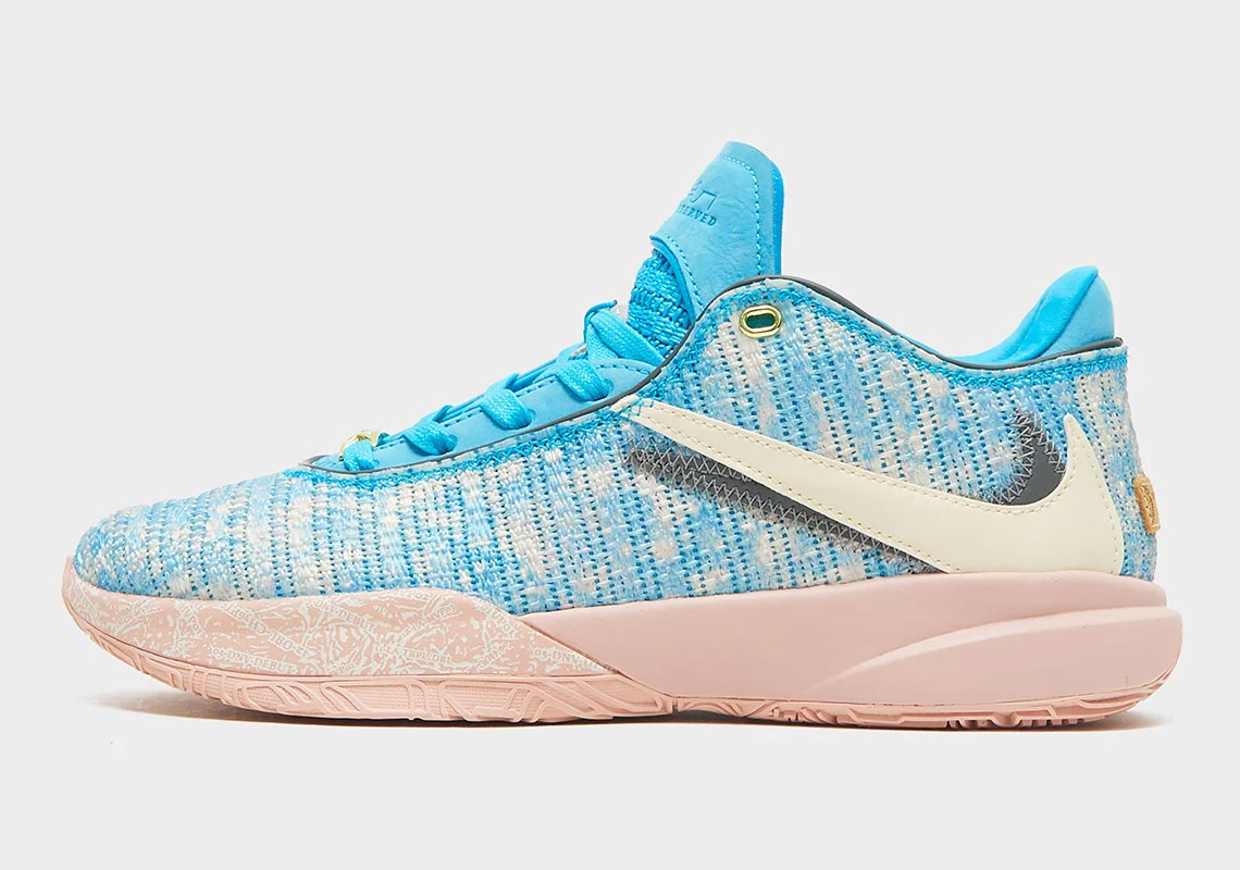 Nike LeBron 20 All-Star mượn một trang trong cuốn sách của Travis Scott - 2