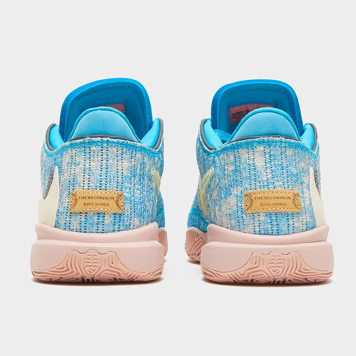 Nike LeBron 20 All-Star mượn một trang trong cuốn sách của Travis Scott - 4