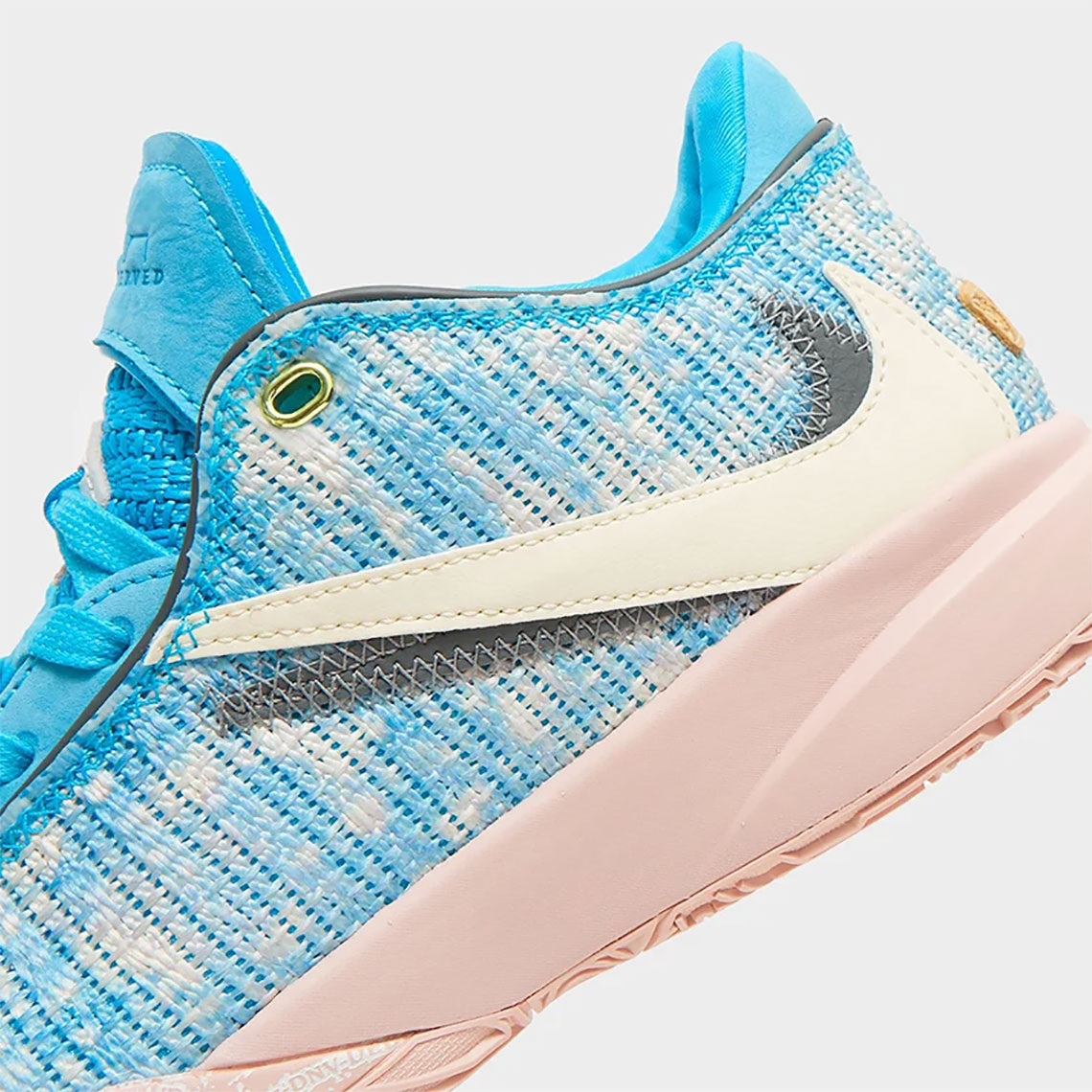 Nike LeBron 20 All-Star mượn một trang trong cuốn sách của Travis Scott - 7