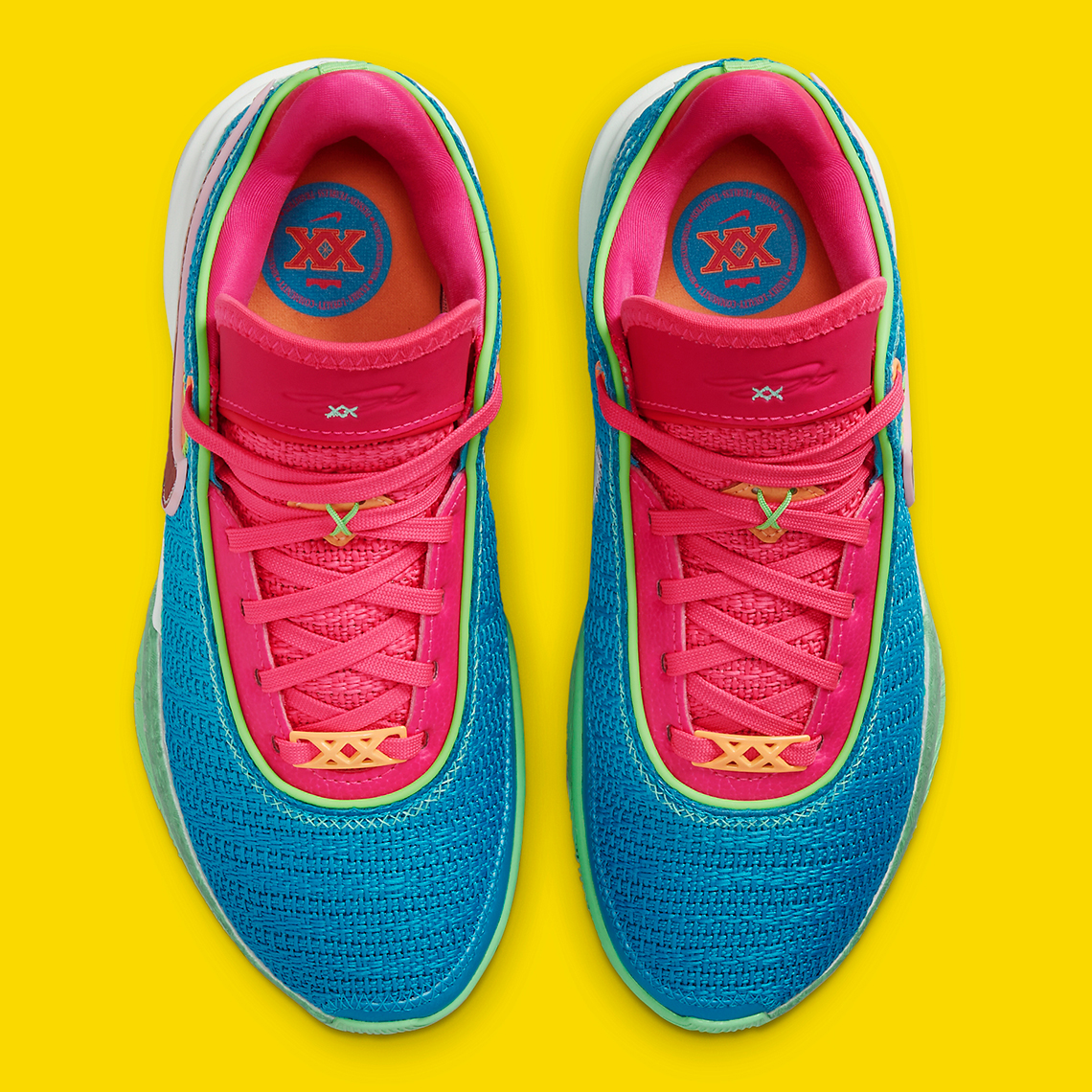 Nike LeBron 20 Laser Blue nhìn khá nặng nề với nhiều màu sắc - 6