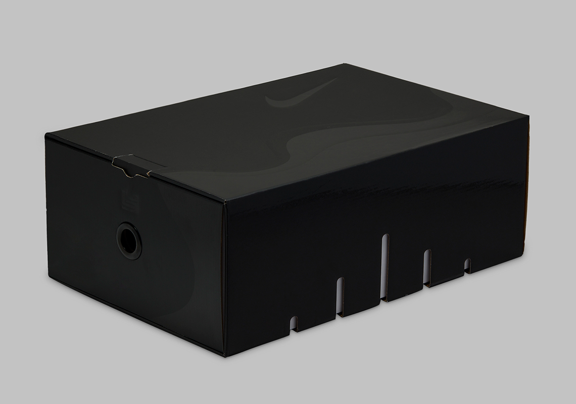 Nike LeBron 4 'Blackout' Tái Xuất: Sự Trở Lại Đầy Đặc Biệt - 11