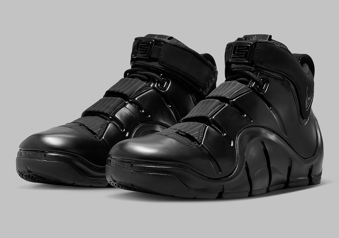 Nike LeBron 4 'Blackout' Tái Xuất: Sự Trở Lại Đầy Đặc Biệt