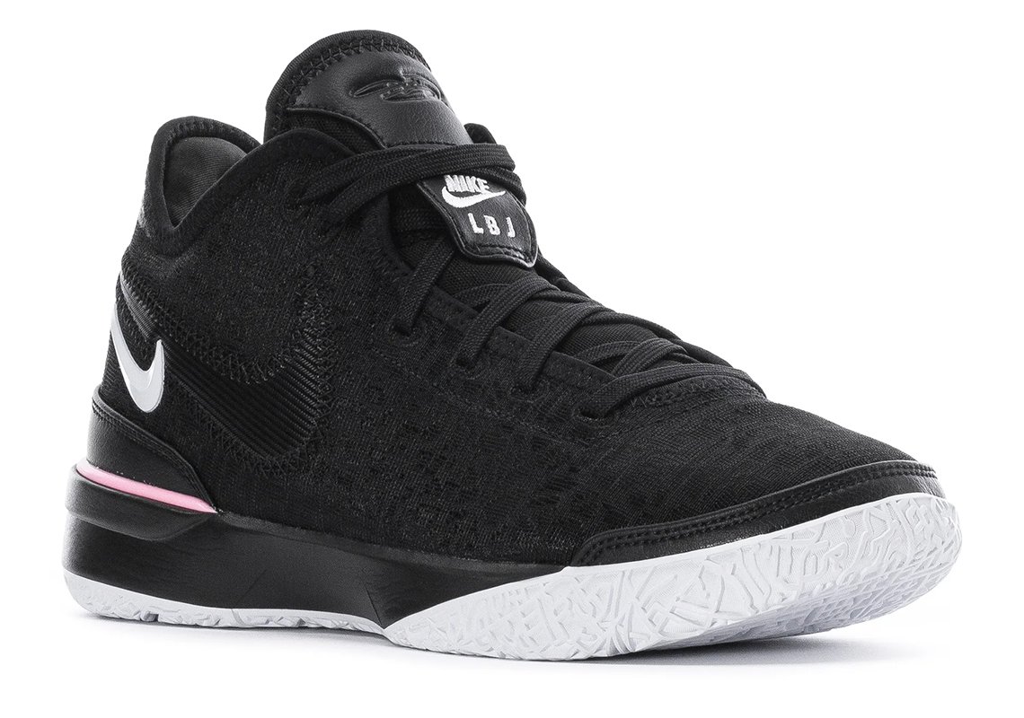 Nike LeBron NXXT Gen 'Black/White': Phiên bản mới màu đen trắng cho mùa hè linh hoạt