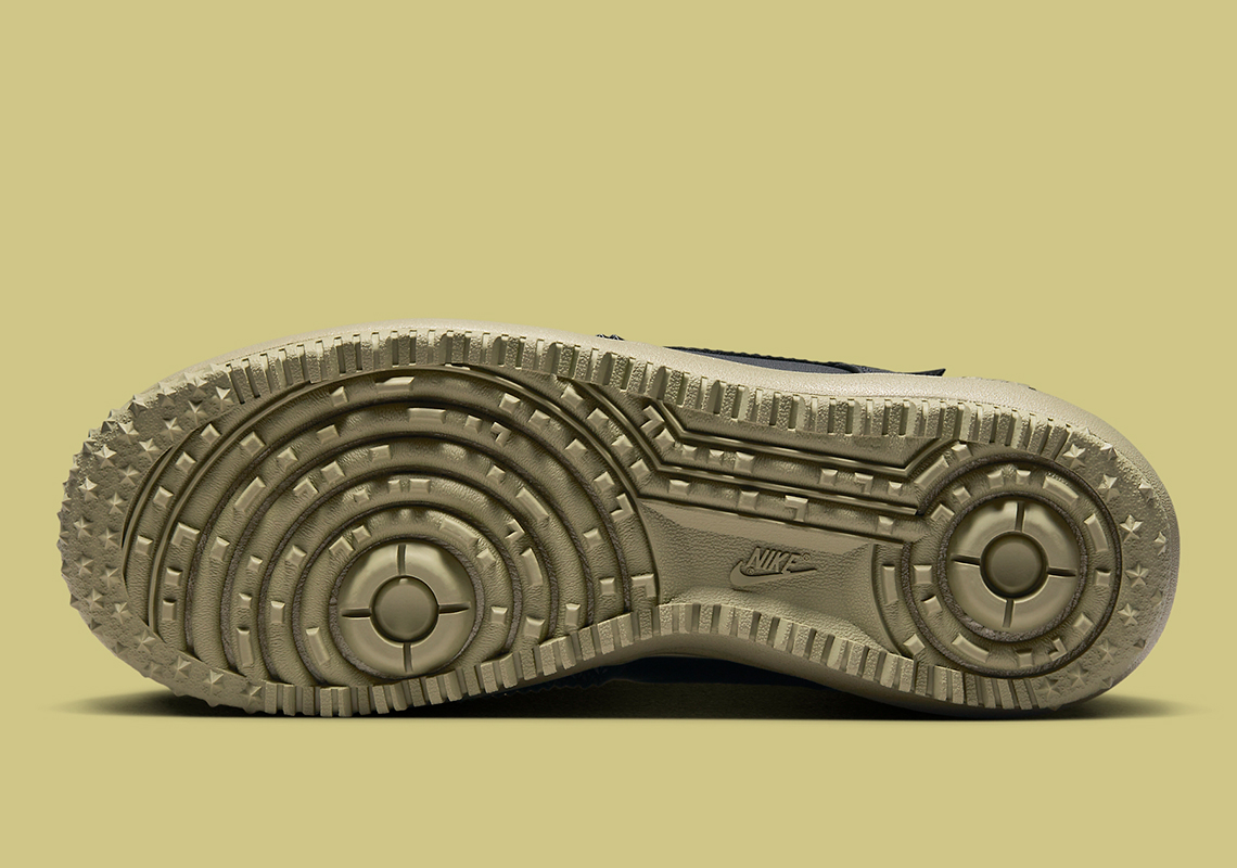 Nike Lunar Force 1 Duckboot: Phiên bản 2023 sắp ra mắt với gam màu đen lịch lãm! - 6