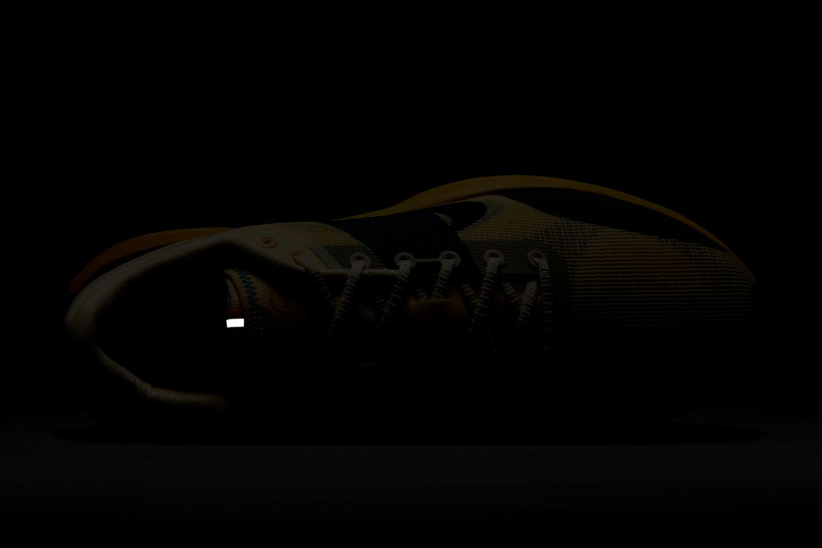 Nike Lunar Roam: Kết Hợp Độ Êm Ái và Thiết Kế Hiện Đại - 9